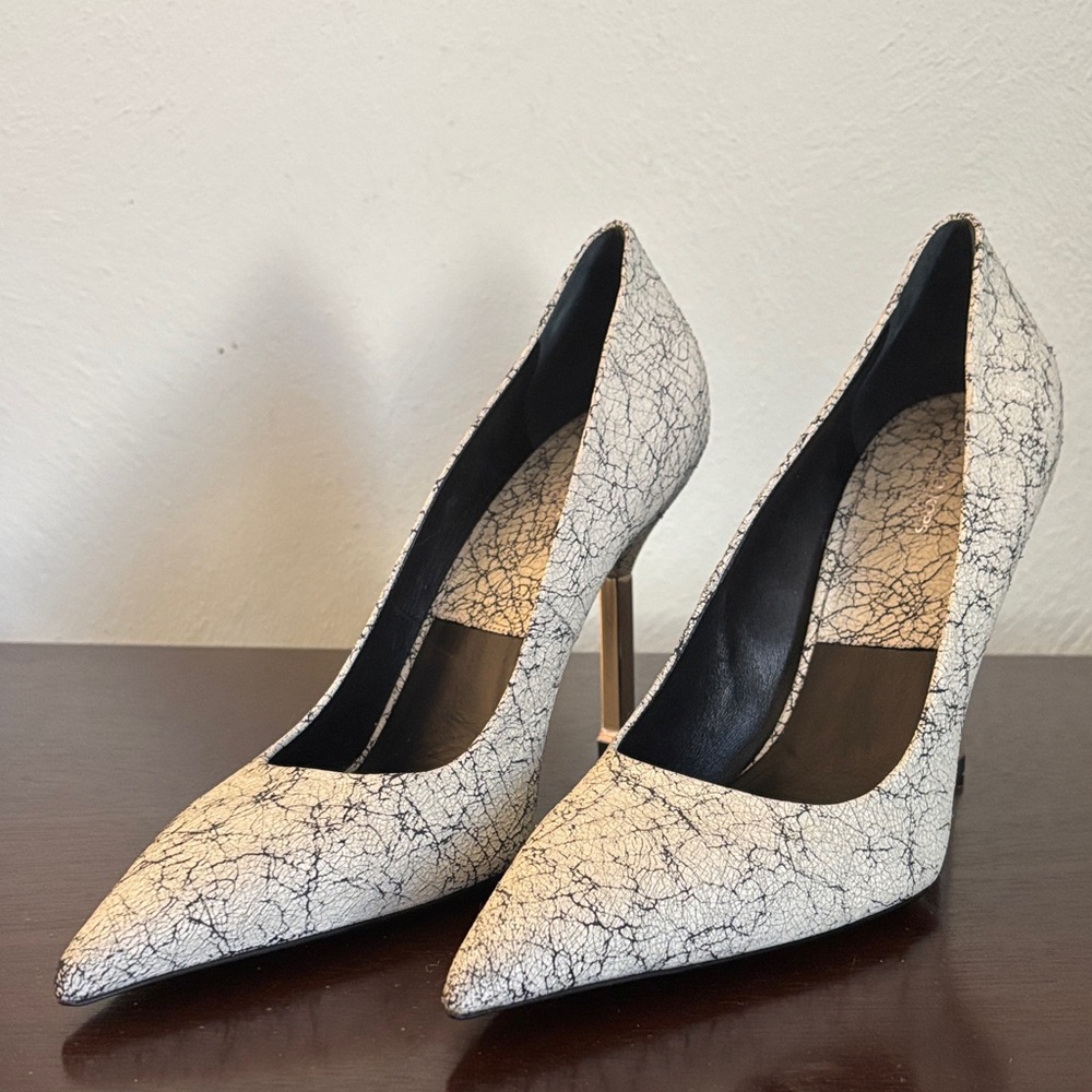 Michael Kors Collection NWOB Marled Heels